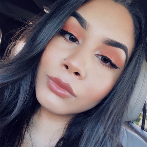 Profile Picture of Leilani Rodriguez (@leilanirg) on Poshmark