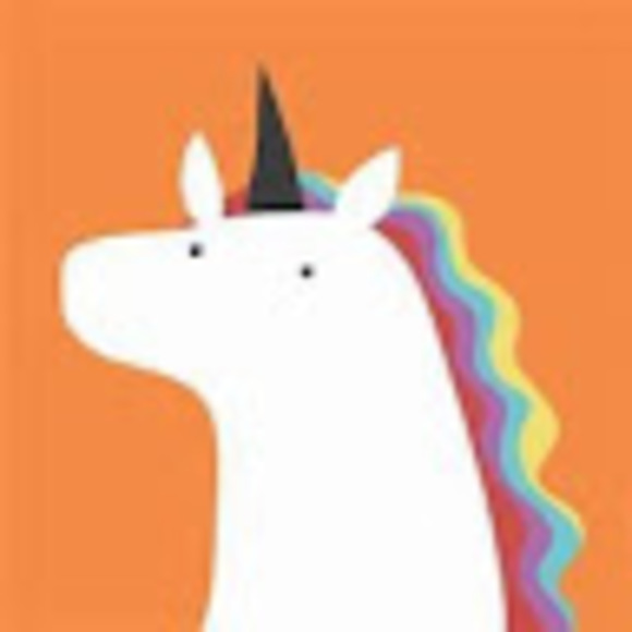 Profile Picture of A Martin (@acurlymix) on Poshmark