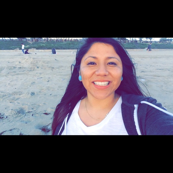 Profile Picture of Yazmin Castillo (@yazmin15) on Poshmark