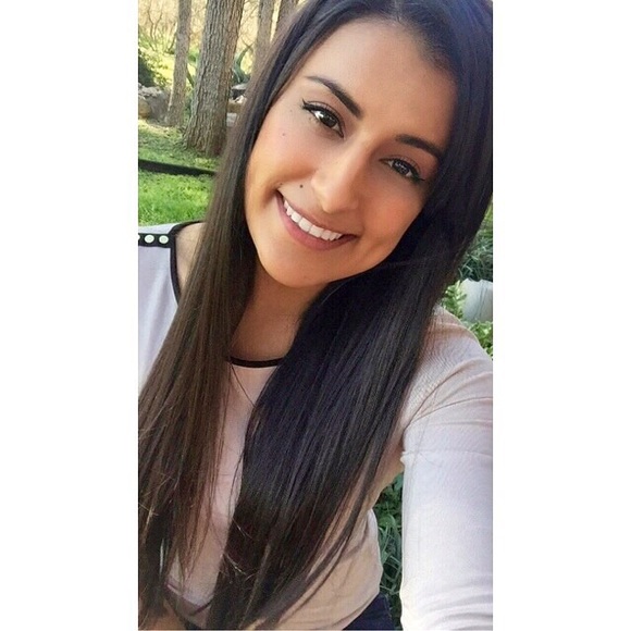 Profile Picture of Sabrina Jaramillo (@sjaramillo512) on Poshmark