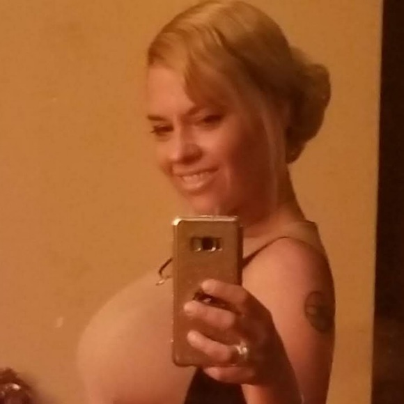 Profile Picture of Amy Lovaglio (@amy535) on Poshmark