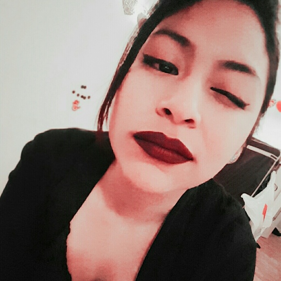 Profile Picture of Kassandra Angulo (@kangulo17) on Poshmark