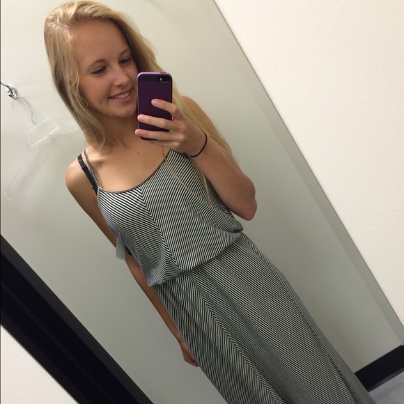 Profile Picture of Julia Boyd (@julia_boyd) on Poshmark