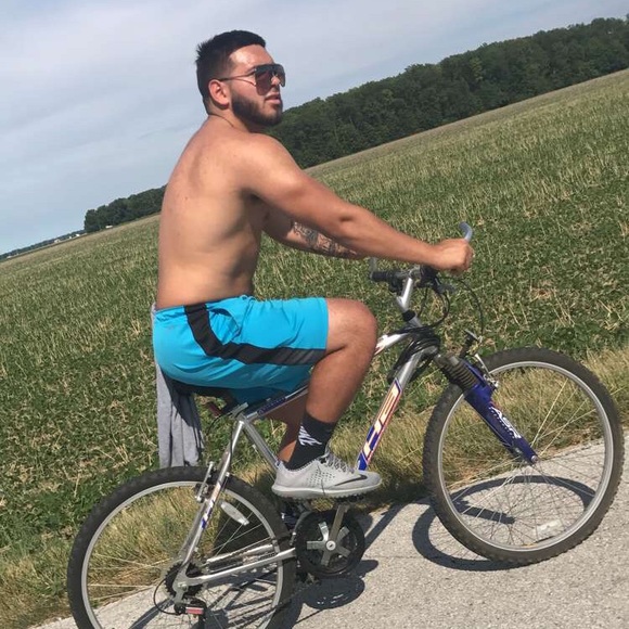 Profile Picture of Brian Milton (@bcmilton99) on Poshmark