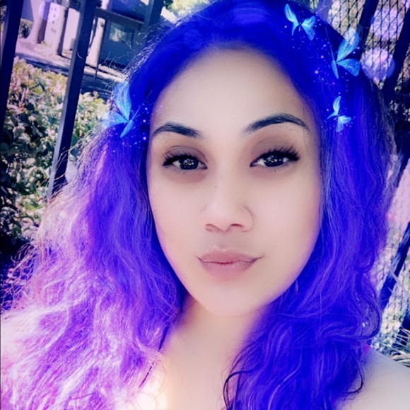 Profile Picture of Moala Atoa (@atomoala) on Poshmark