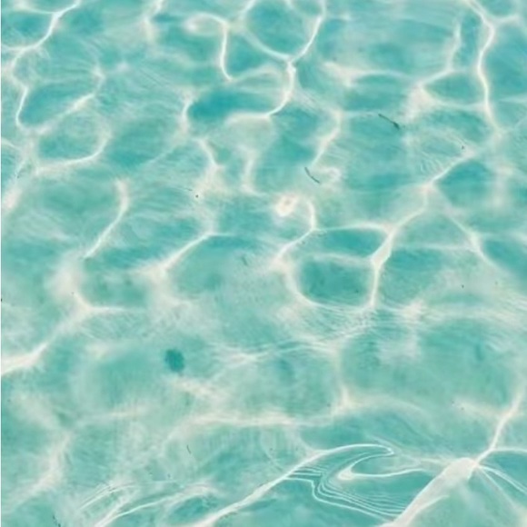 Profile Picture of Norah Bridges (@norah_b03) on Poshmark