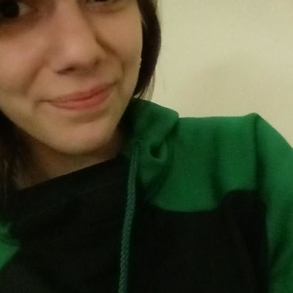 Profile Picture of Grace Schaefer (@kativa23) on Poshmark