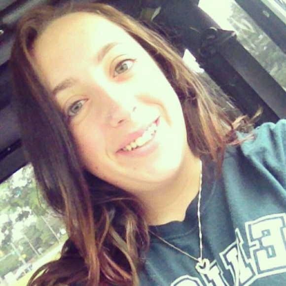 Danielle Demichael - Poshmark Profile Picture of Danielle Demichael (@d1d2m31) on Poshmark