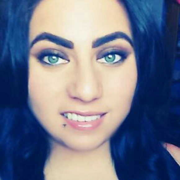 Profile Picture of Bianca Jaramillo (@bella_elisaa) on Poshmark