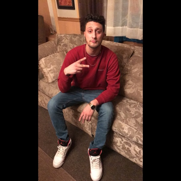 Profile Picture of Joe Reardon (@jodi_pimps) on Poshmark