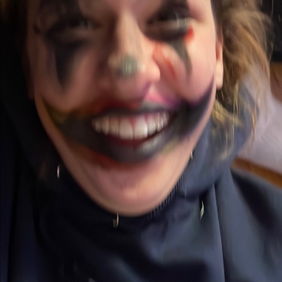 Profile Picture of Avery Kohanski (@avekoho12) on Poshmark