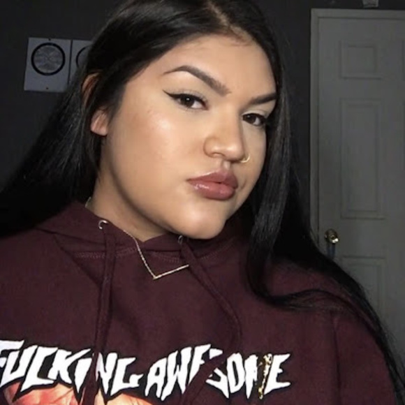 Profile Picture of Angelique Angel (@angeliqueang867) on Poshmark