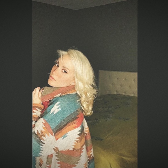 Profile Picture of Megan Galluccio (@megan_galluccio) on Poshmark