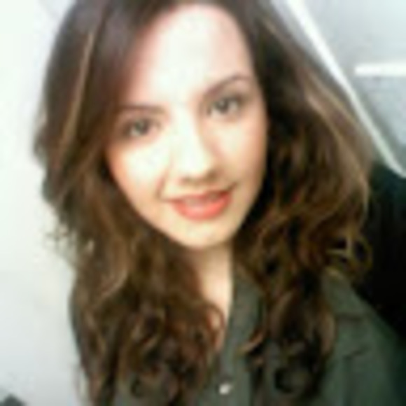 Profile Picture of Tatiana Jaramillo (@tatijh1) on Poshmark