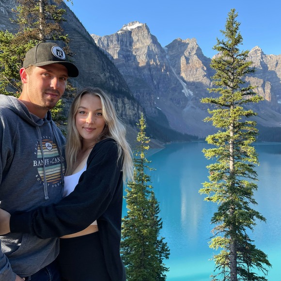 Profile Picture of Jessica Wiens (@jhuntyhunt) on Poshmark