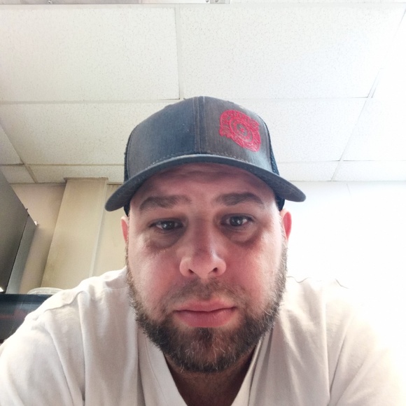 Profile Picture of Richard Troupe (@richardtroupe) on Poshmark
