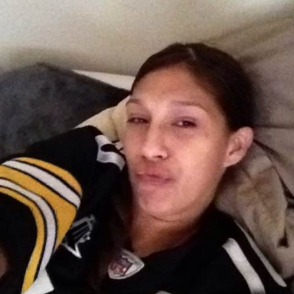 Profile Picture of Monique Victorio (@momo8989) on Poshmark