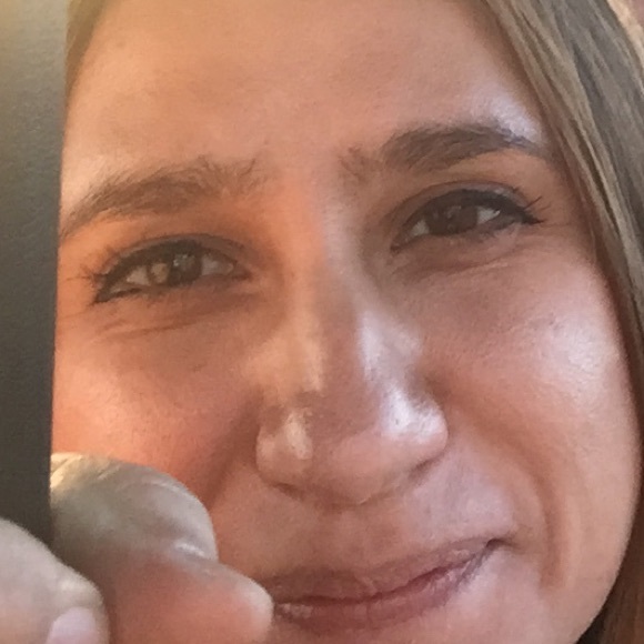 Profile Picture of Ruby Holden (@rubyhold) on Poshmark