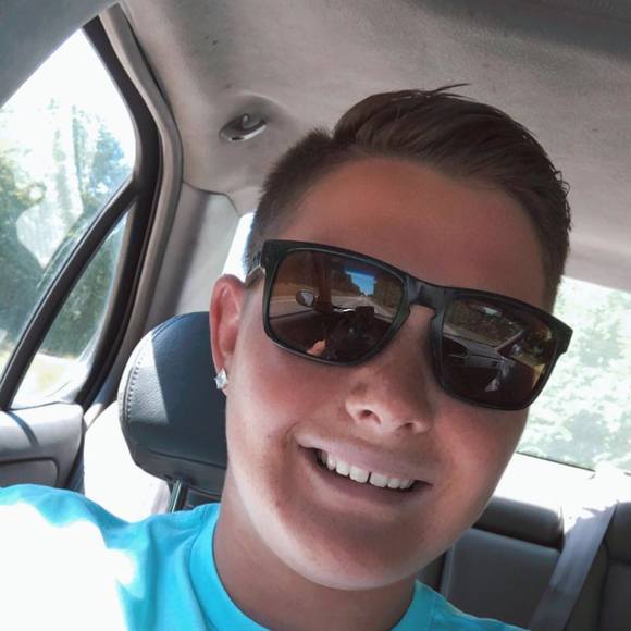 Jackie Hardstock - Poshmark Profile Picture of Jackie Hardstock (@jackielee19) on Poshmark