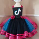 Profile Picture of Amanda Clifford Linton (@mandypandys_tutus_n_tantrums) on Instagram