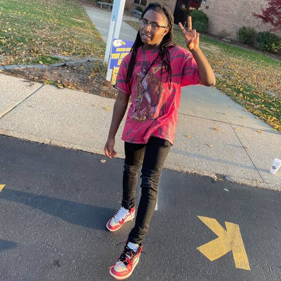 Profile Picture of Dominick Chavours (@robinsjeanfein) on Poshmark