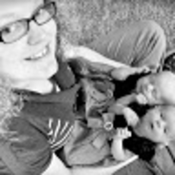 Profile Picture of Amber Harter (@theharterlife) on Poshmark