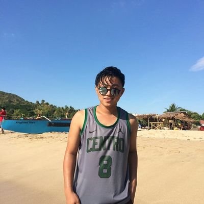 Profile Picture of P 👓 (@PeterPeralta12) on Twitter