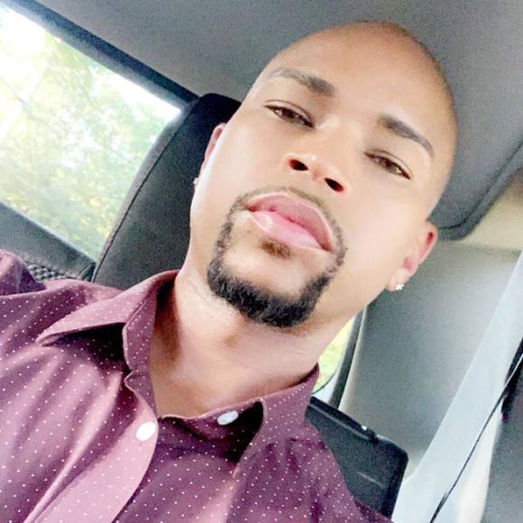 Profile Picture of Qadree Tariq (@qadie) on Poshmark