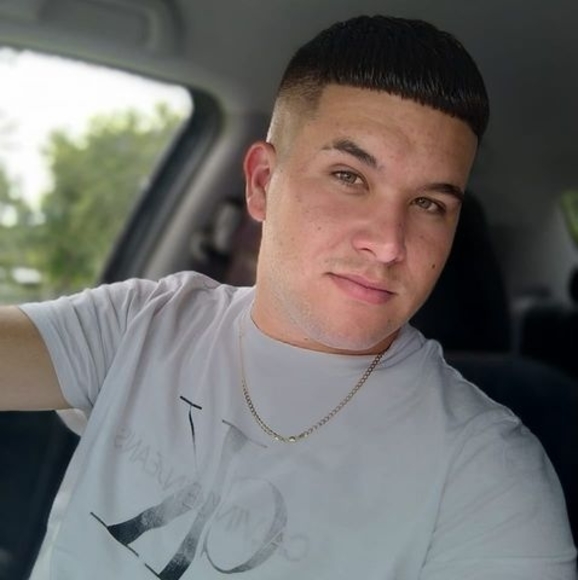 Profile Picture of Edison Rodriguez (@edisonrodrig229) on Poshmark