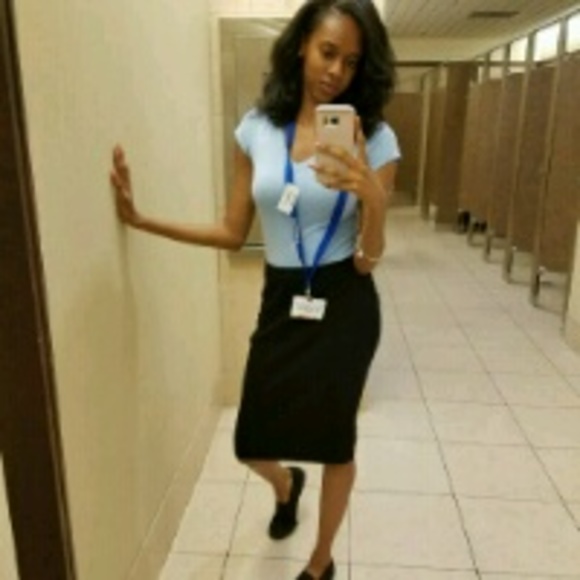 Profile Picture of Briana Tarver (@brianamonet919) on Poshmark