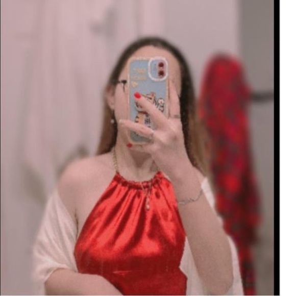 Profile Picture of Khánh vy Đinh (@kaviiinehhh) on Poshmark