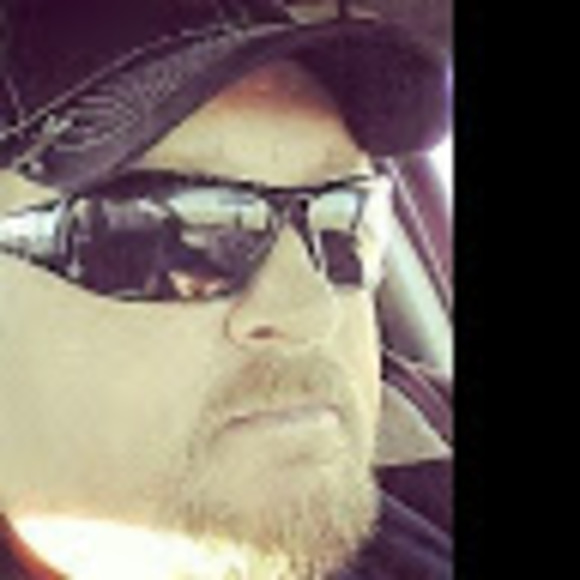 Profile Picture of Zack Lee (@zacklee1976) on Poshmark