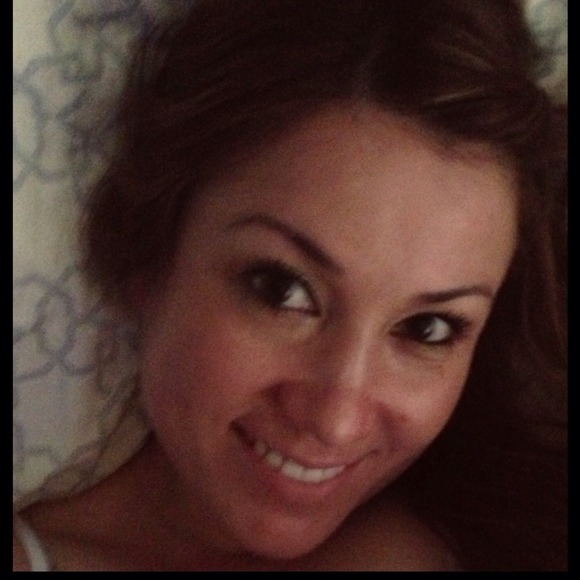 Profile Picture of Aidina Martinez (@amartine77) on Poshmark