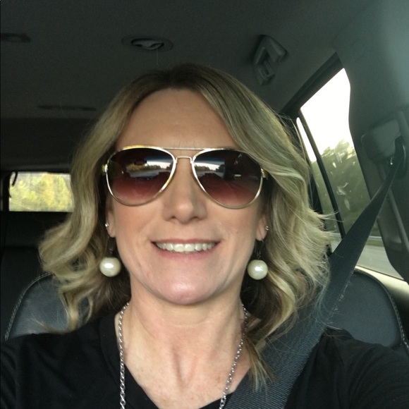 Profile Picture of Duncan Amanda (@greenbean76) on Poshmark