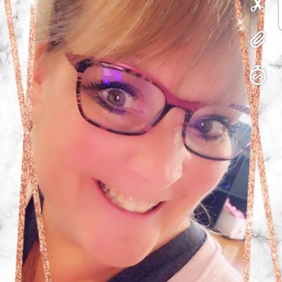Profile Picture of Michele Lee Stroh (@fivekiddos2005) on Twitter
