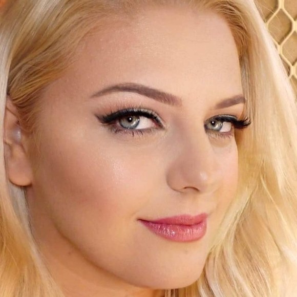 Anuska Doneva - Poshmark Profile Picture of Anuska Doneva (@anuskadoneva) on Poshmark