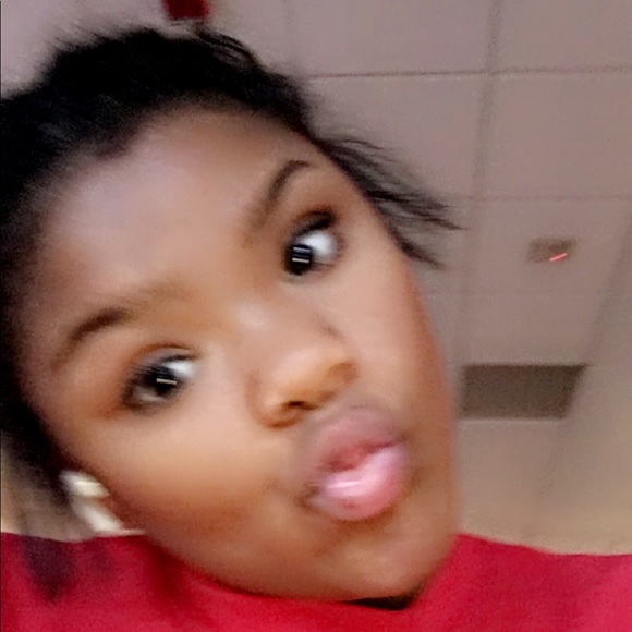 Profile Picture of Jada Moody (@jadamoody489) on Poshmark