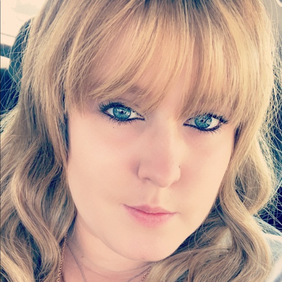 Profile Picture of Cassandra Otto (@cotto8866) on Poshmark