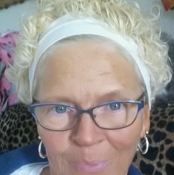 Profile Picture of Teresa Sroufek (@mommat63) on Poshmark