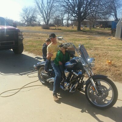 Profile Picture of Joshua  Daughtry (@inhurry2011) on Twitter