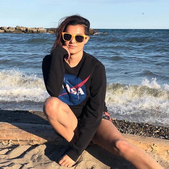 Profile Picture of Ceyla Ebbinghaus (@ceylaebbinghaus) on Poshmark