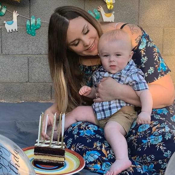 Profile Picture of Melissa Baumgartner (@emybee123) on Poshmark