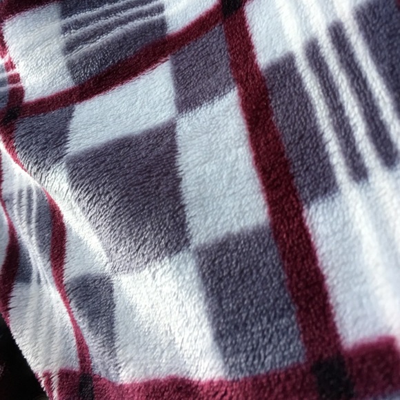 Profile Picture of Luisa Doone (@luisadoone) on Poshmark