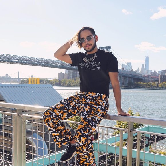 Profile Picture of Nicholas Patiño garvín (@nicholas9898) on Poshmark