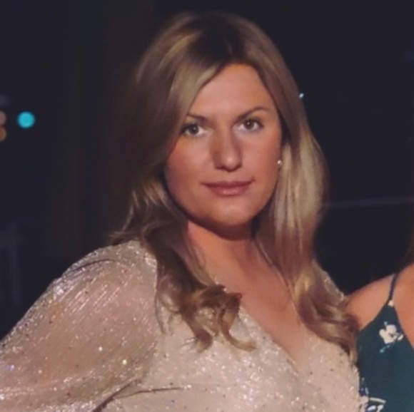 Profile Picture of Ashley Kaniecki (@an_kaniecki) on Poshmark