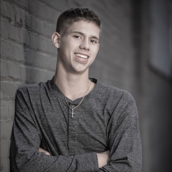 Profile Picture of Cody Hoeth (@choeth06) on Poshmark