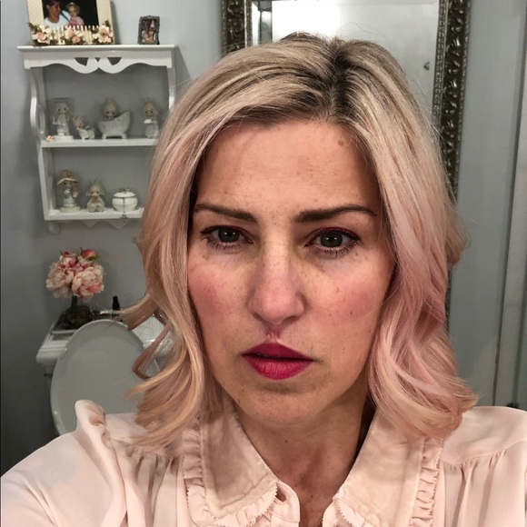 Profile Picture of Emily Lamorte (@emilylamorte) on Poshmark