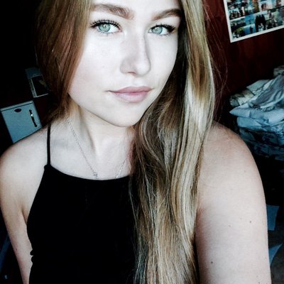 Profile Picture of Emma X (@Em_MirandaH) on Twitter