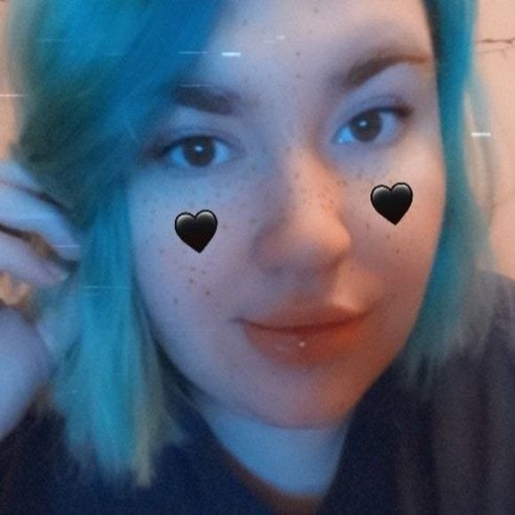 Jess Stumbo - Poshmark Profile Picture of Jess Stumbo (@jessiehcheshire) on Poshmark