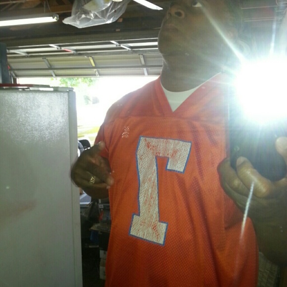 Profile Picture of Eric Braxton (@ebrax) on Poshmark